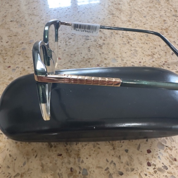 Kate Young - Picture 4 of 5